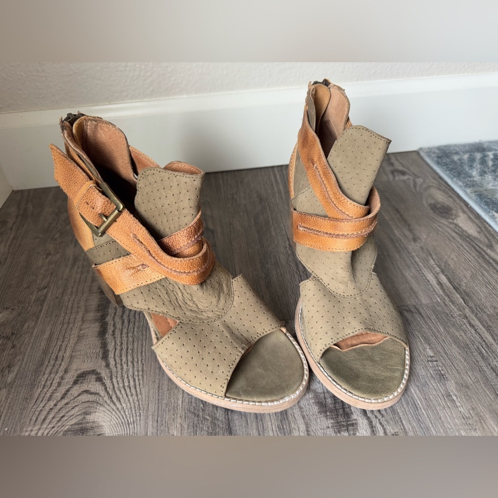 Rebels Heels - Size 8